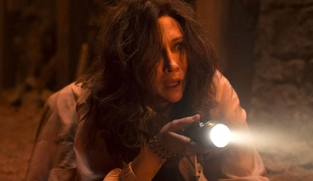 Vera Farmiga jako Lorraine Warren w filmie "Obecność 3: Na rozkaz diabła"