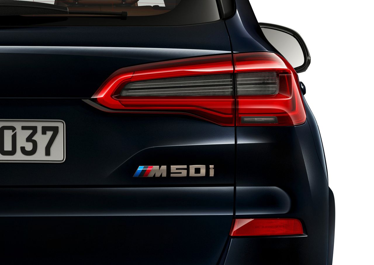 BMW X5 M50i