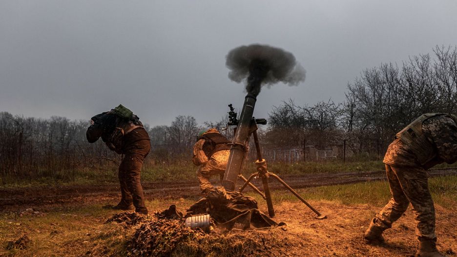 Ukraina - arch 2
DONETSK OBLAST, UKRAINE - APRIL 20: Ukrainian soldiers of the 57th Brigade fire a mortar in the direction of Bakhmut, in Donetsk Oblast, Ukraine on April 20, 2023. Diego Herrera Carcedo / Anadolu Agency/ABACAPRESS.COM
AA/ABACA
