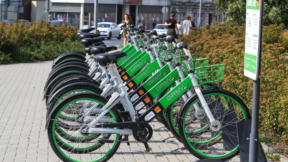 Olsztyński rower miejski. Smart Bikes to system wypożyczalni rowerów miejskich. Każdy dostępny w tych miastach rower miejski wyposażony jest w GPS i moduł GSM, dzięki czemu może być wypożyczony w dowolnym miejscu, nie tylko w tzw. stacjach bazowych