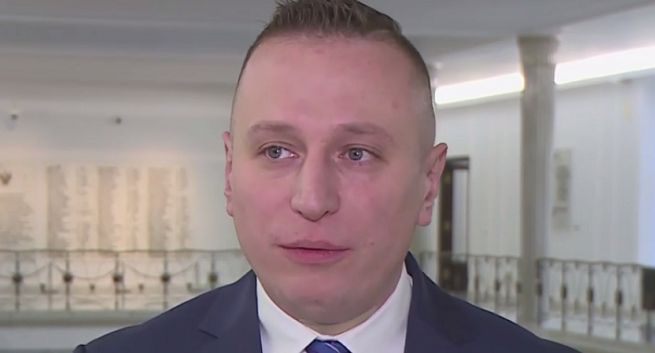 TVP.Info ma poinformować, że tekst z SMS-ami Krzysztofa Brejzy może naruszać jego dobra osobiste