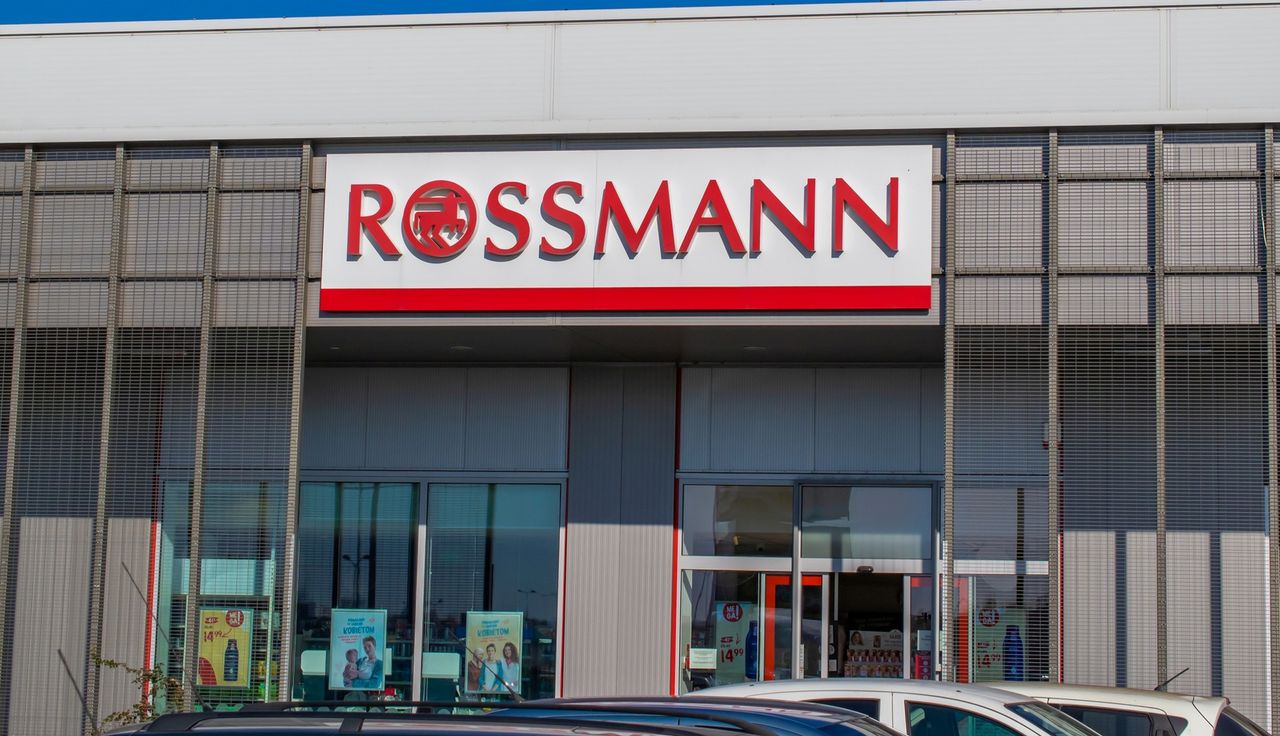 Rossmann tnie ceny. Nawet o kilkadziesiąt złotych