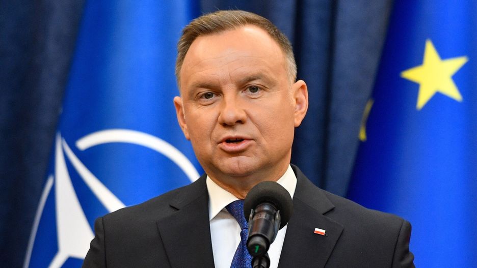 Lawina komentarzy po decyzji Dudy ws. "lex Tusk"