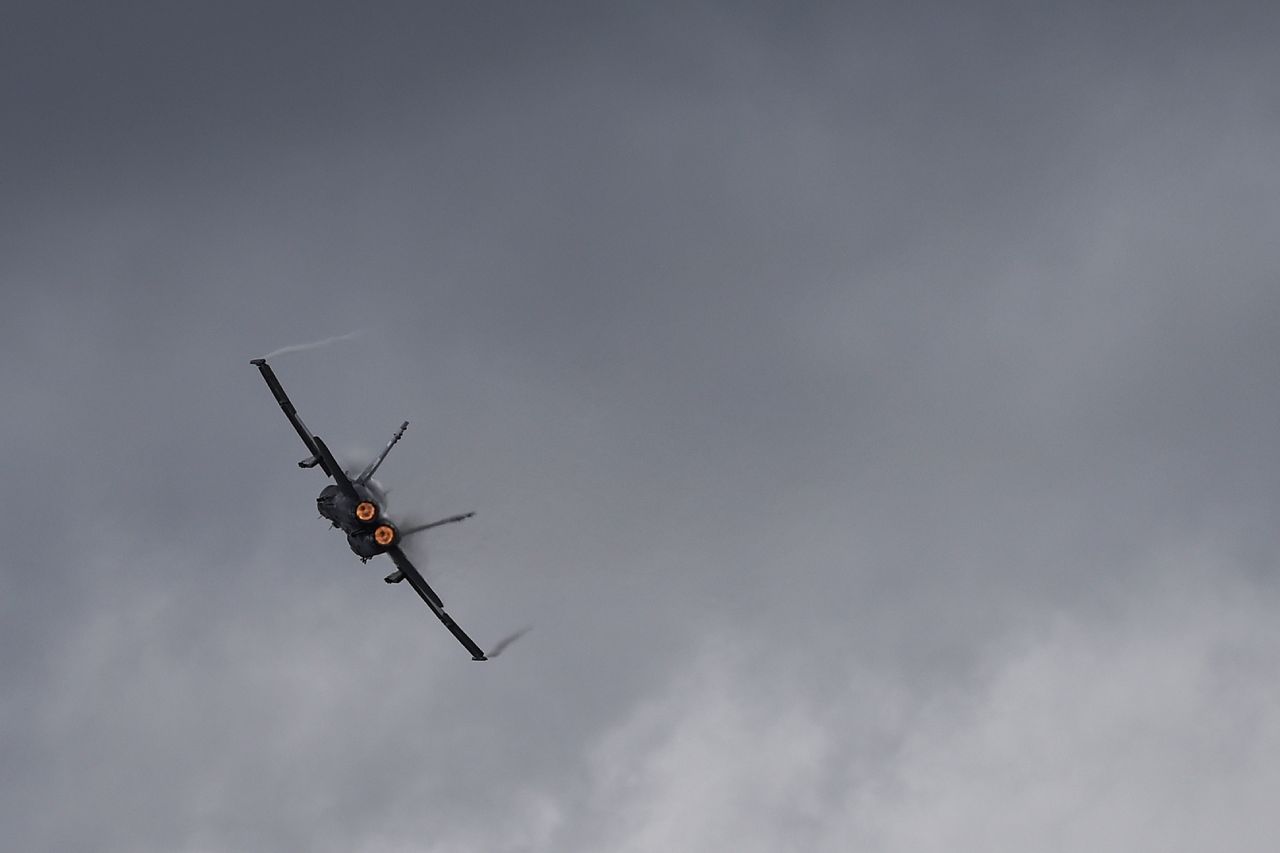 Finnischer Kampfjet stürzt ab - Pilot rettet sich in Sicherheit
