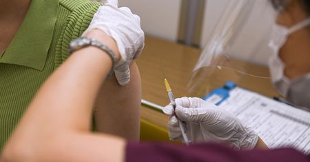 1,6 mln dawek szczepionki do wycofania. Były zanieczyszczone