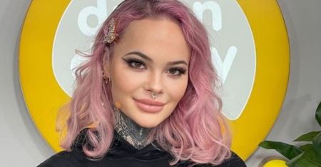 Pisali jej, że jest "paskudna" i "zalana". Miller musiała szukać pomocy