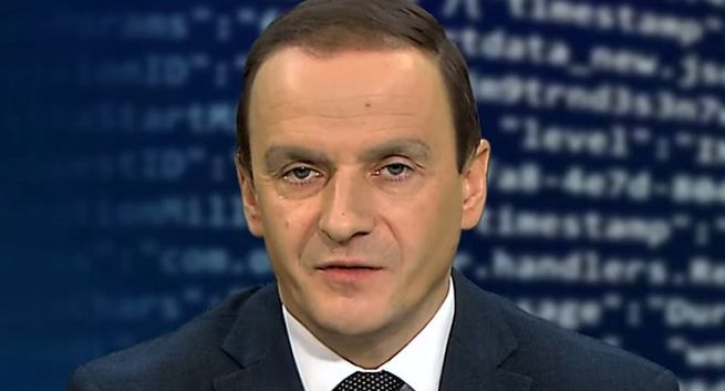 Kolejna osoba z TVP w TV Republika. Prowadzi serwisy informacyjne