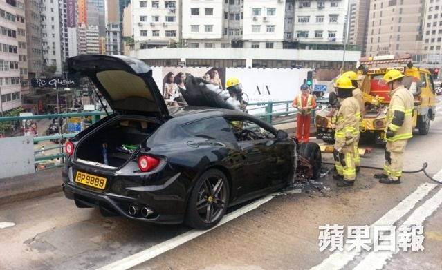 Ferrari FF spalone w Hongkongu