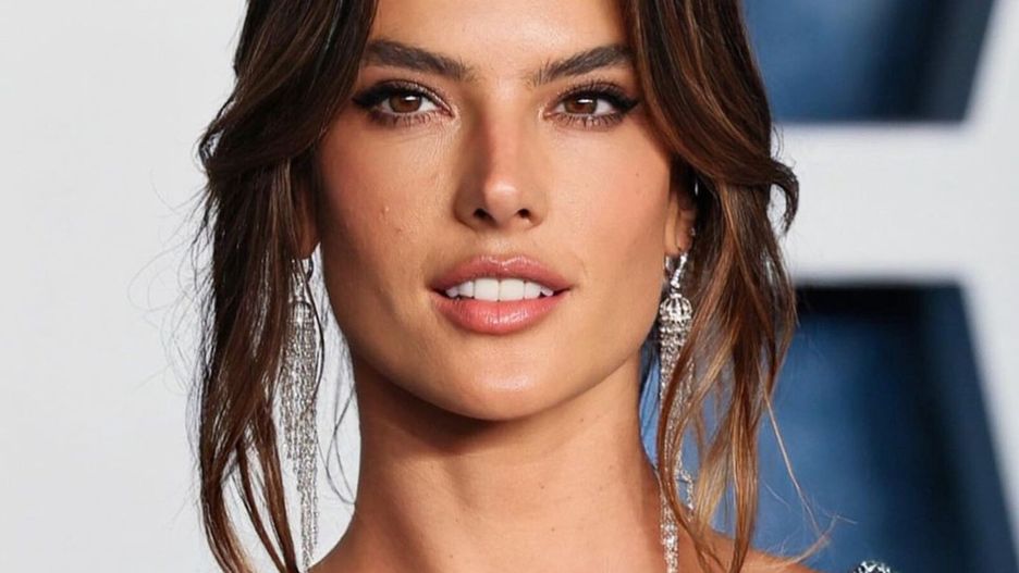 Alessandra Ambrosio na oskarowej imprezie Vanity Fair