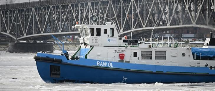 Sześć lodołamaczy w akcji na Zbiorniku Włocławskim