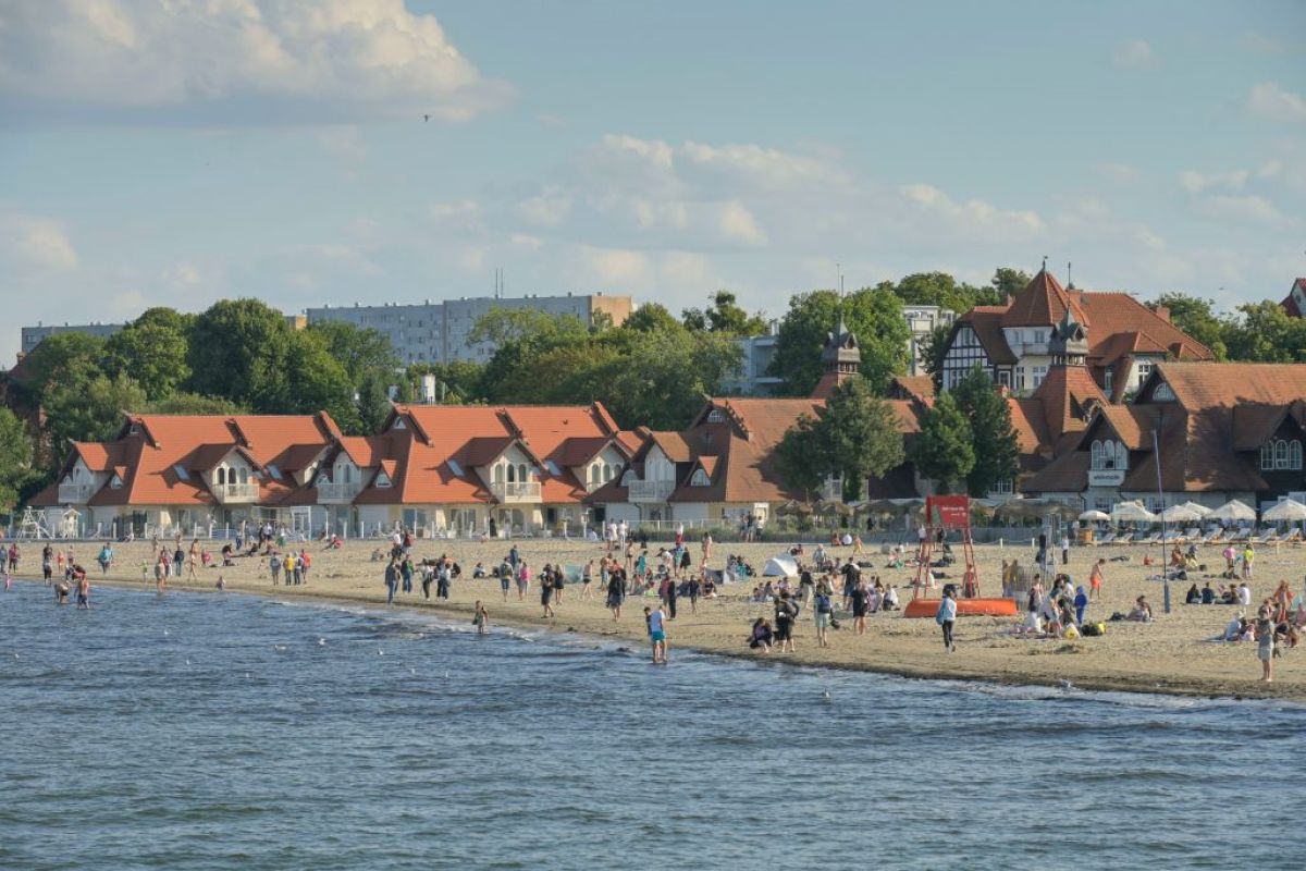Skandaliczne zachowanie na plaży nad Bałtykiem. Rozstawił się z butlą gazową