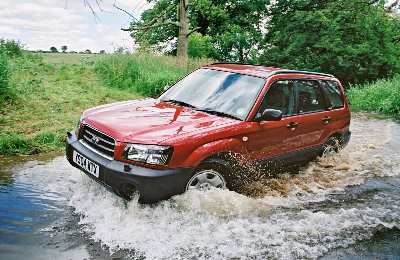 Subaru Forester jest raczej autem typu kombi, choć niekiedy klasyfikowany jako SUV. Być może przez świetne właściwości terenowe, jak na... kombi.