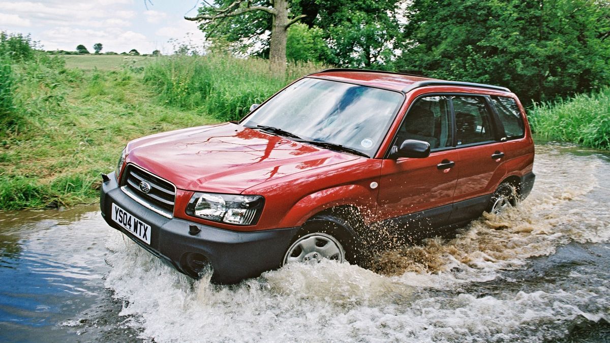 Subaru Forester jest raczej autem typu kombi, choć niekiedy klasyfikowany jako SUV. Być może przez świetne właściwości terenowe, jak na... kombi.