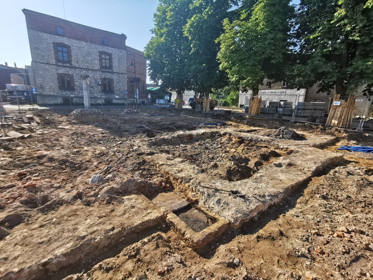 Wykopaliska w miejscu, gdzie dawniej stała synagoga. Tarnowskie Góry