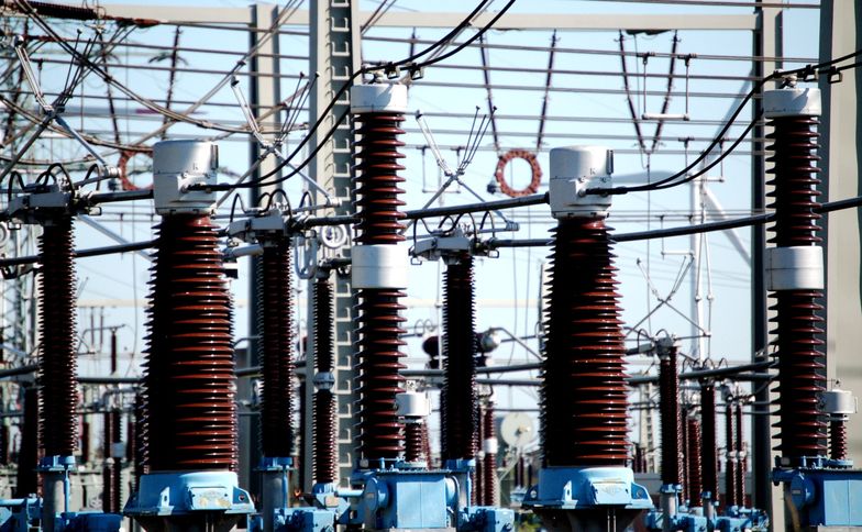 Globalna awaria doprowadziła do przerw w dostawach prądu. "Polski system energetyczny działa stabilnie"