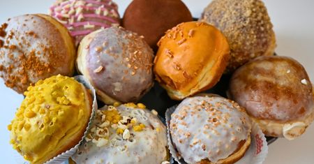Sprawdziliśmy najdziwniejsze pączki z Biedronki i Lidla. Te wygrywają wszystko