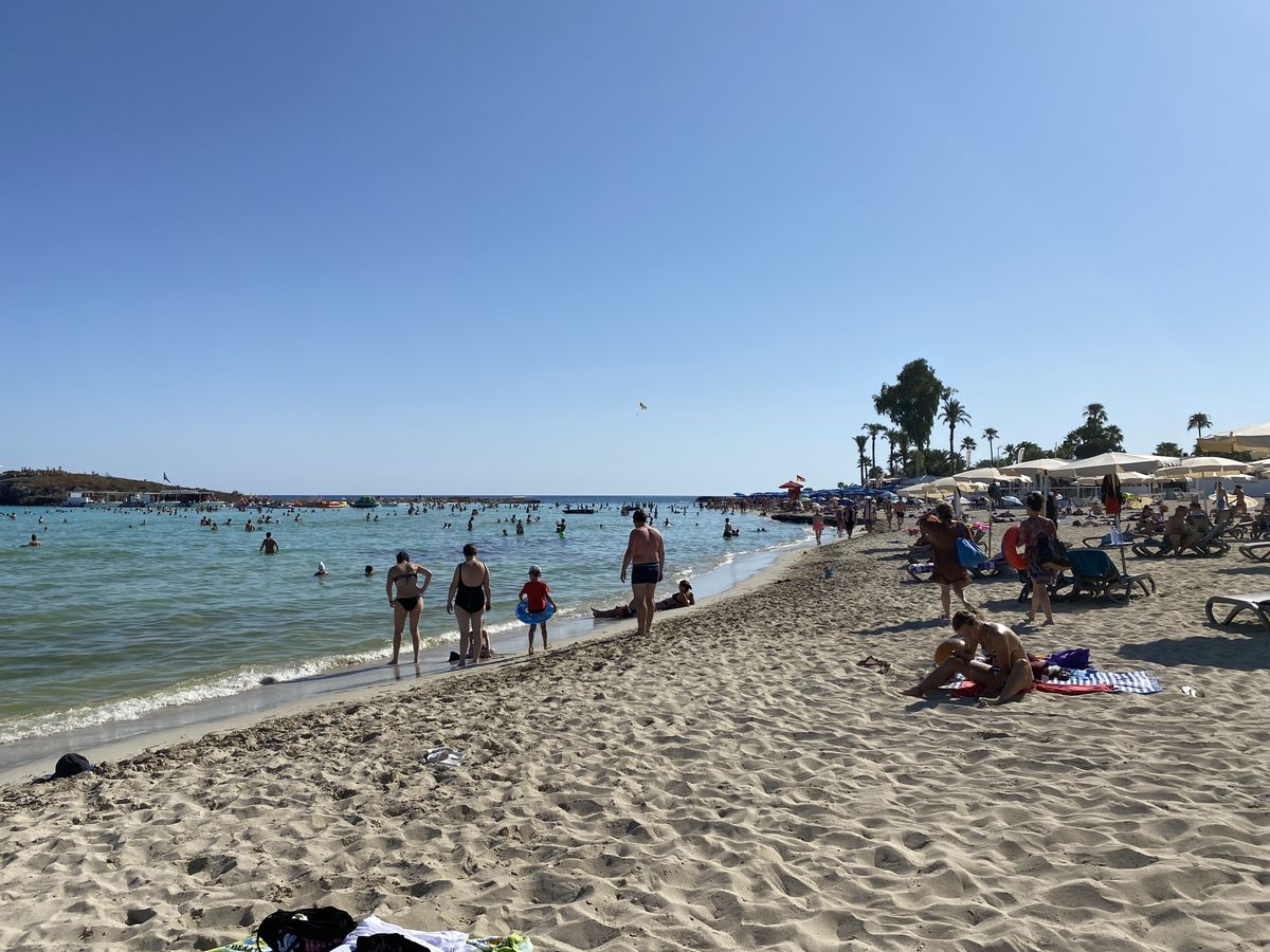 Plaża Nissi Beach na Cyprze 