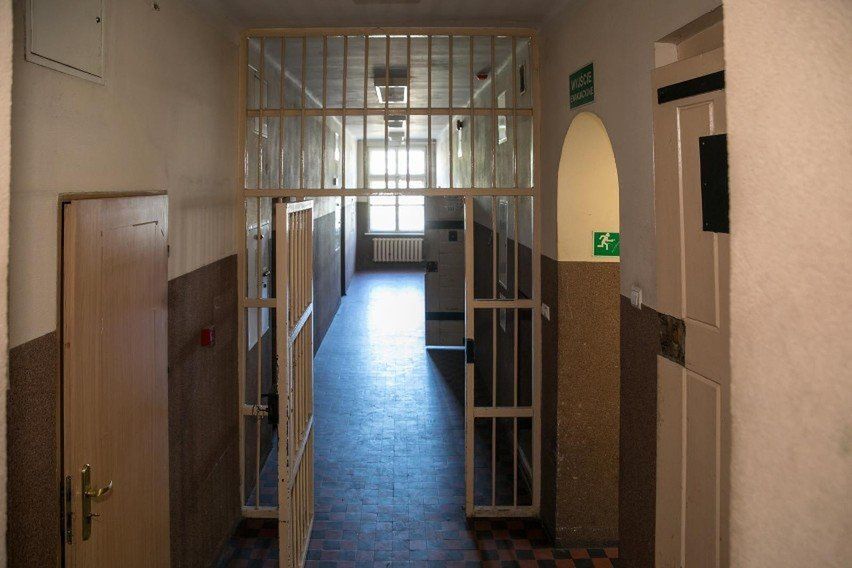 Arian P., syn nieżyjącego przedsiębiorcy budowlanego, usłyszał 26 maja br. kolejny wyrok w Sądzie Okręgowym w Toruniu. Tym razem za brutalne pobicia ekspartnerki, zdemolowanie jej mieszkania i śledzenie GPS-ami członków rodziny.