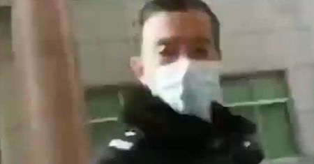 Chciała z kamerą wejść do szpitala. Wstrząsające sceny w Chinach