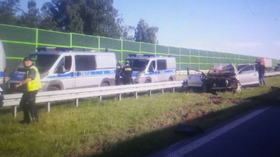 Wypadek na autostradzie A1. Jedna osoba nie żyje, sprawca zbiegł