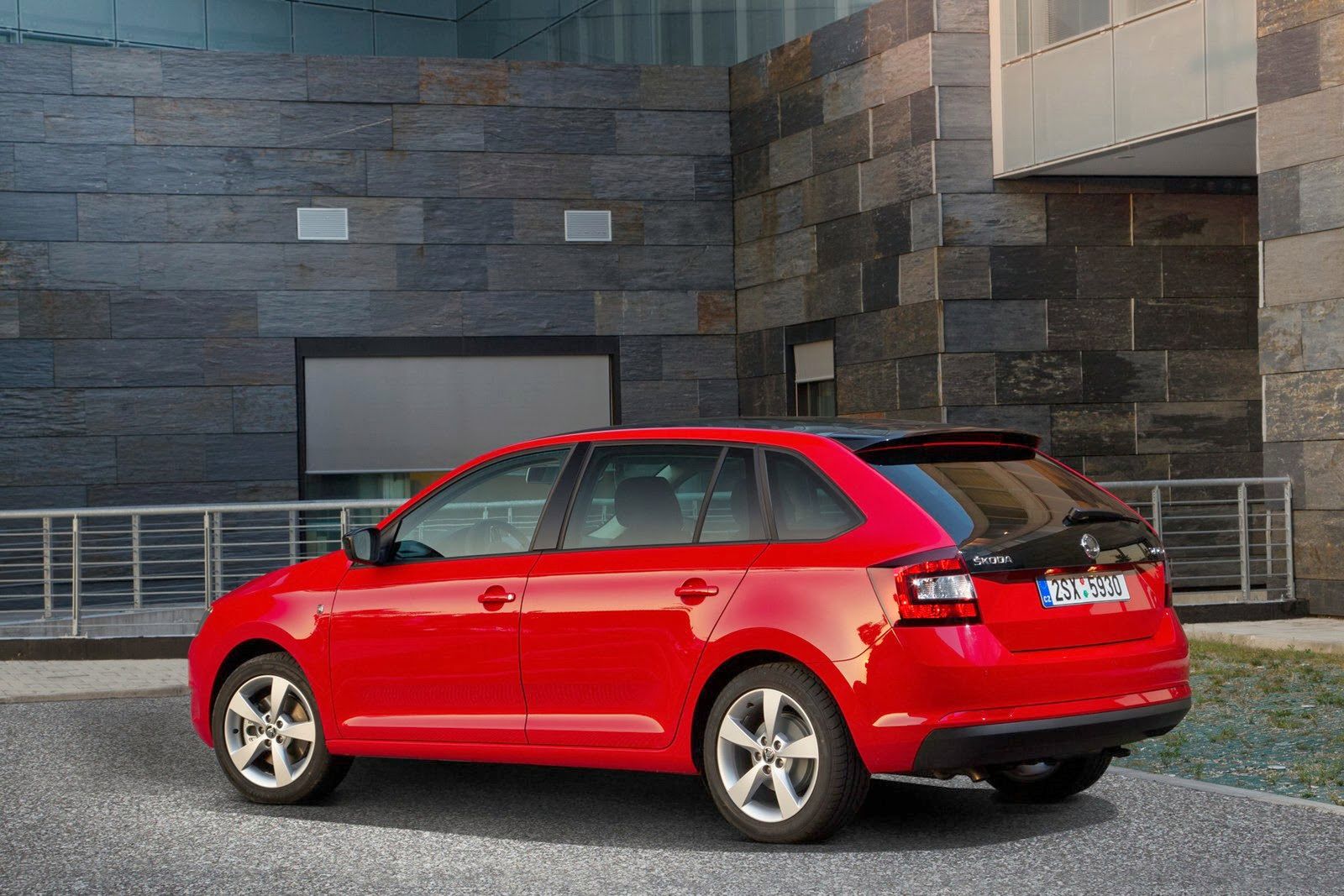 Škoda Rapid Spaceback - obszerna galeria od producenta 4