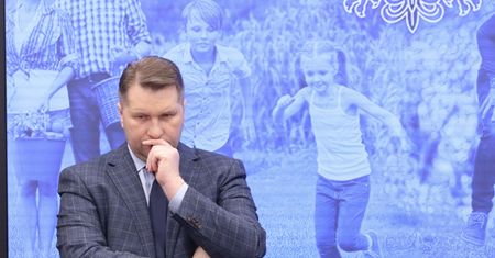 Ministerstwo przyjrzy się "Squid Game". Ekspert ma dla Przemysława Czarnka radę