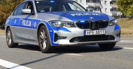 Jeden spadł z balkonu, drugi dźgnął się nożem. Tajemnicze włamanie w Zielonej Górze