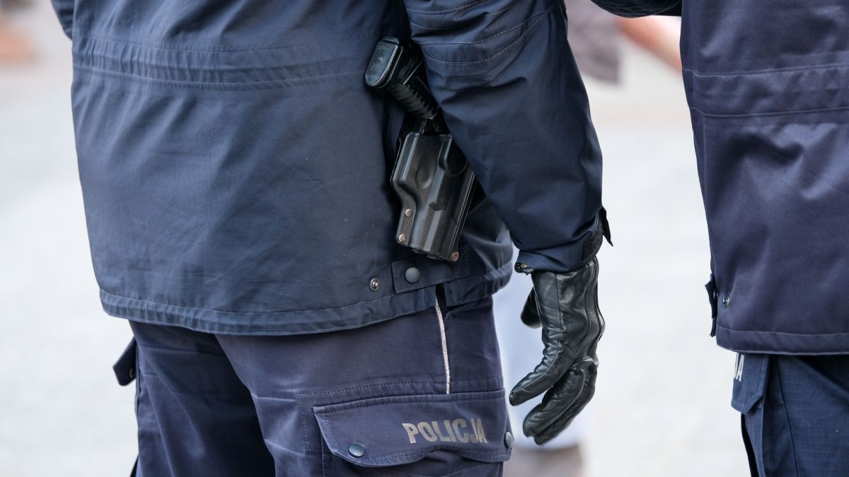 Policjant wniósł broń bez pozwolenia. Zdj. ilustracyjne