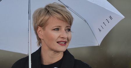 Kożuchowska w podróży. Jeden element garderoby zwrócił uwagę