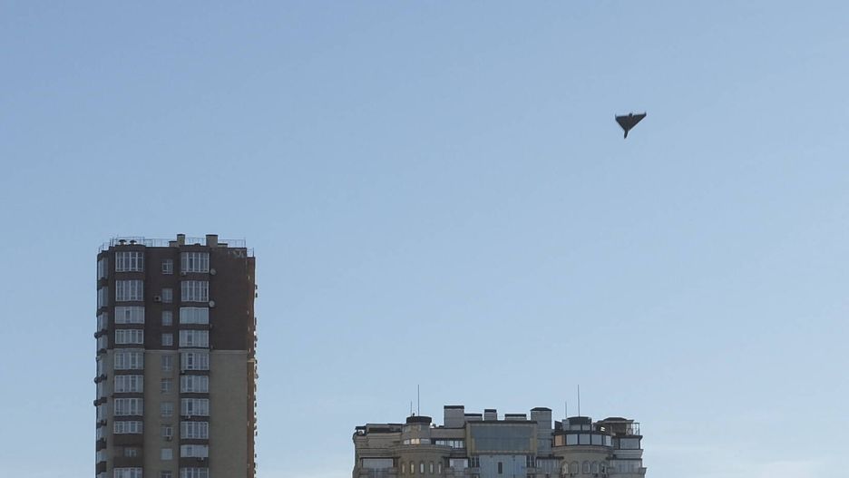 Several explosions hit the Ukrainian capital Kyiv
epa10248580 A drone flies over Kyiv during an attack, Ukraine, 17 October 2022, amid the Russian invasion. At least two civilian people were killed as Deputy Head of the Office of the President of Ukraine Kyrylo Tymoshenko said. Several residential buildings were damaged as a result of attacks by 'kamikaze drones' targeting the Ukrainian capital, Kyiv Mayor Vitali Klitschko said on telegram. Russian troops on 24 February entered Ukrainian territory, starting a conflict that has provoked destruction and a humanitarian crisis.  EPA/SERGEY SHESTAK 
Dostawca: PAP/EPA.
SERGEY SHESTAK
