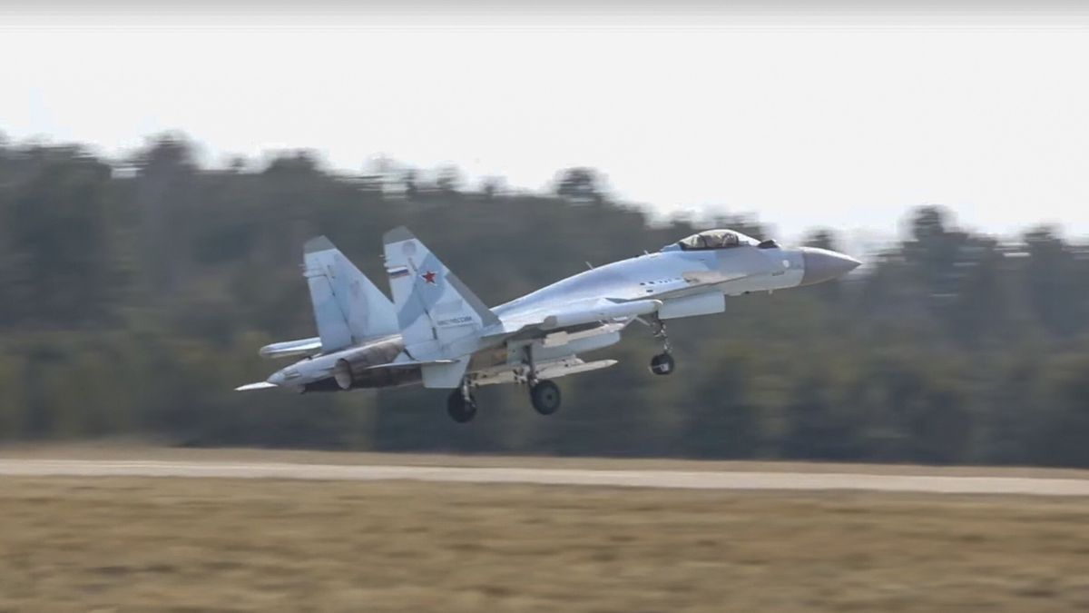 Rosyjski myśliwiec Su-27 