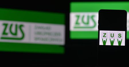 Wydatki ZUS. Coraz więcej pieniędzy na emerytury, choć ich liczba spada