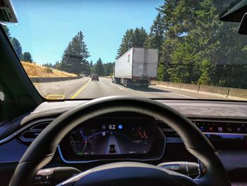 Autopilot w sądzie. Rodziny ofiar pozywają Teslę