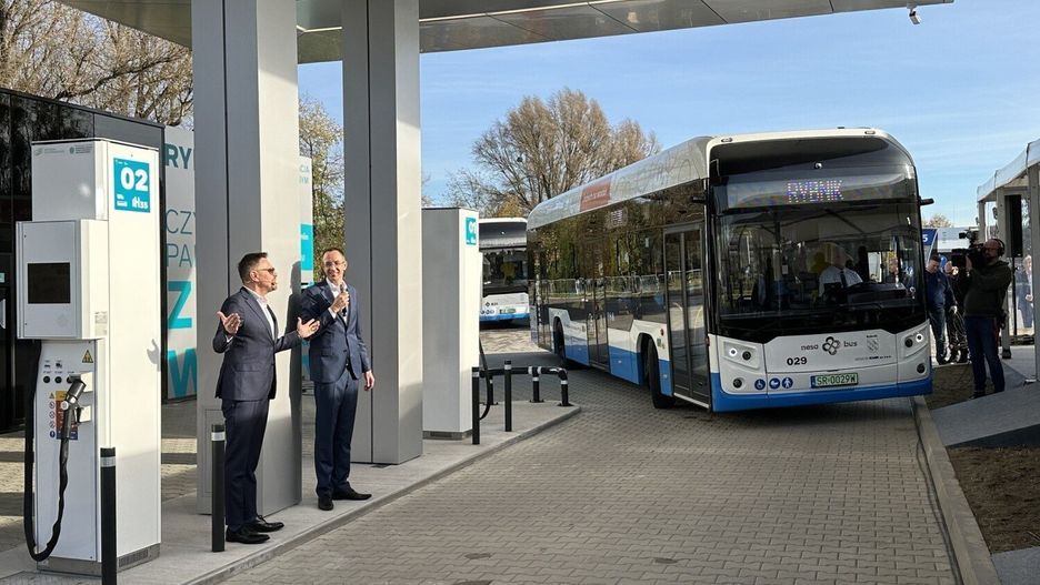 W Rybniku kursuje obecnie 20 autobusów zasilanych wodorem. Wkrótce ich liczba ma jednak wzrosnąć do 34.