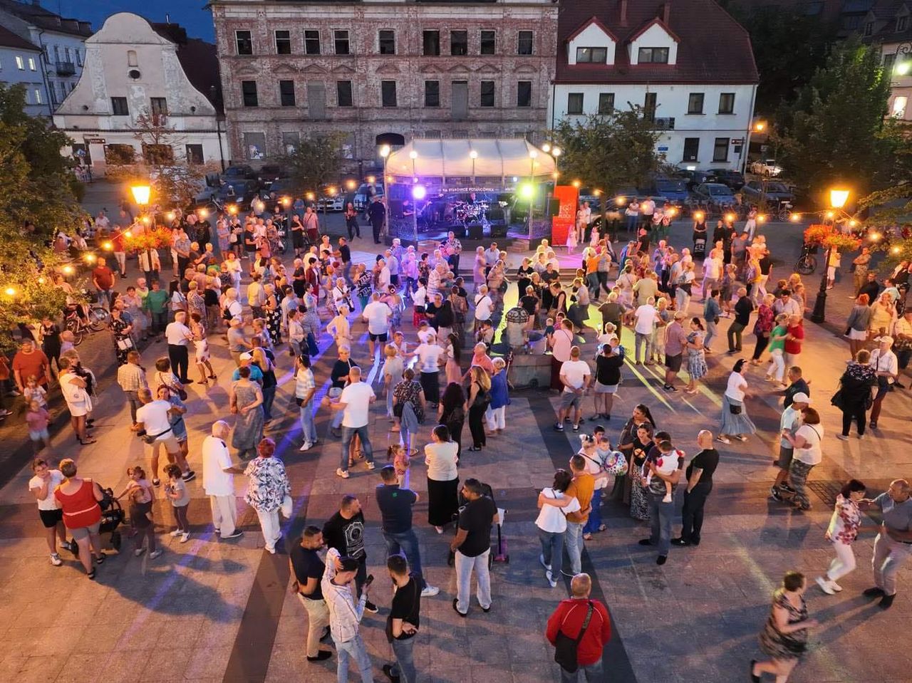 Ostatnia potańcówka na starówce - nie zgadniecie kto dla Was zagra!