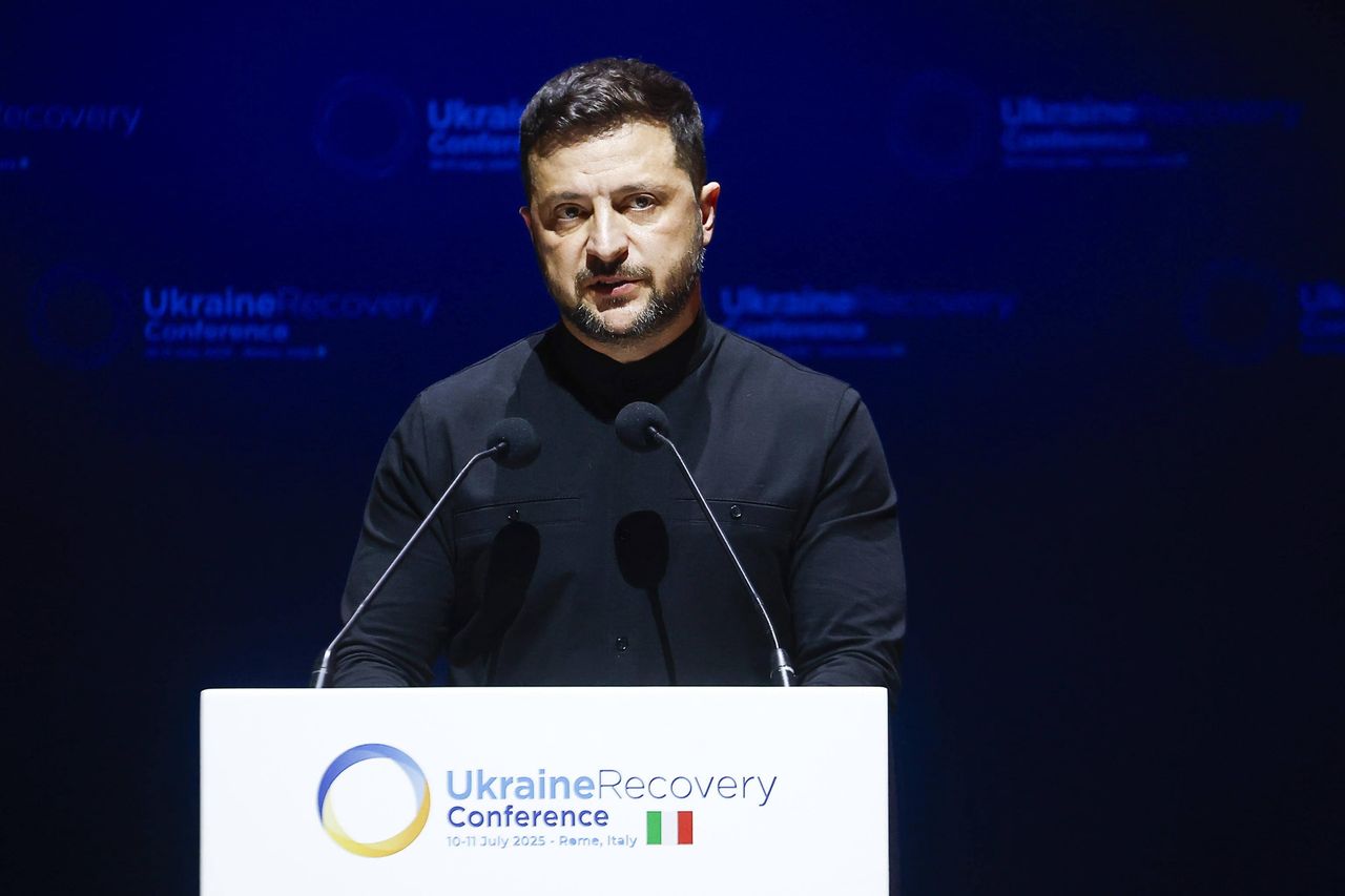 Zełenski: Po pełnoskalowej agresji potrzebna pełnoskalowa odbudowa