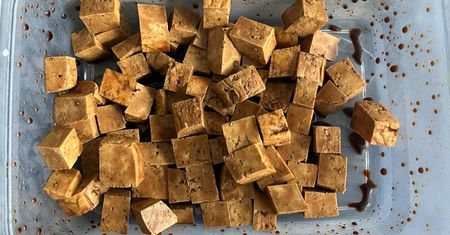 Sposób na pyszne i miękkie tofu. Nie mogę się doczekać, kiedy dodam do curry