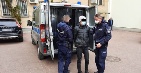 Warszawa. Zrobił zakłady na kwotę 28 tys. złotych. Zleceniodawca zniknął