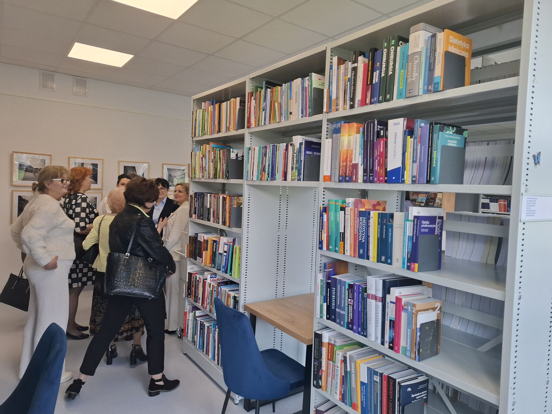 Uroczyście otwarto wyremontowaną bibliotekę akademicką w Ostrowc