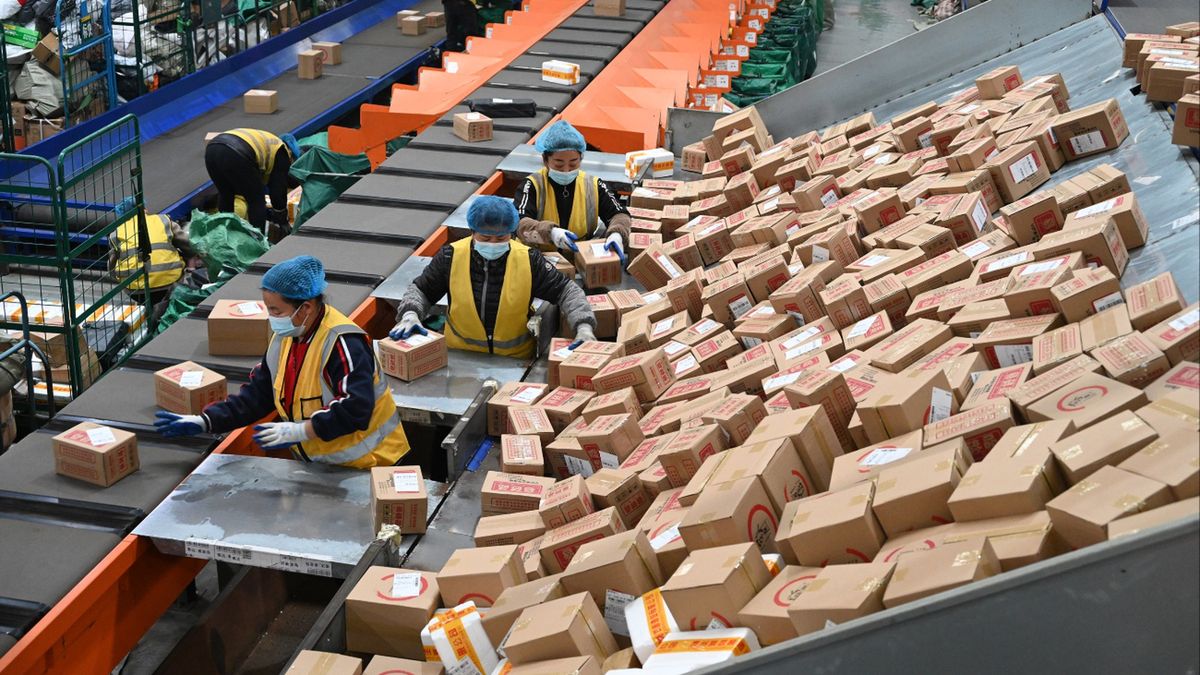 Rada UE jest "za" nałożeniem ceł na małe przesyłki