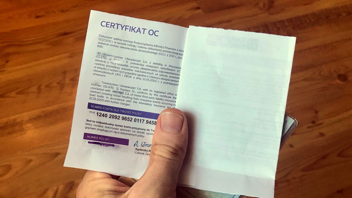 Polisę OC można kupić taniej - wystarczy skorzystać z porównywarki cenowej.