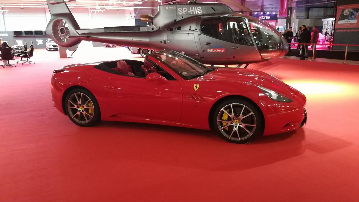 Prosche + helikopter = zestaw dla bogacza ;)