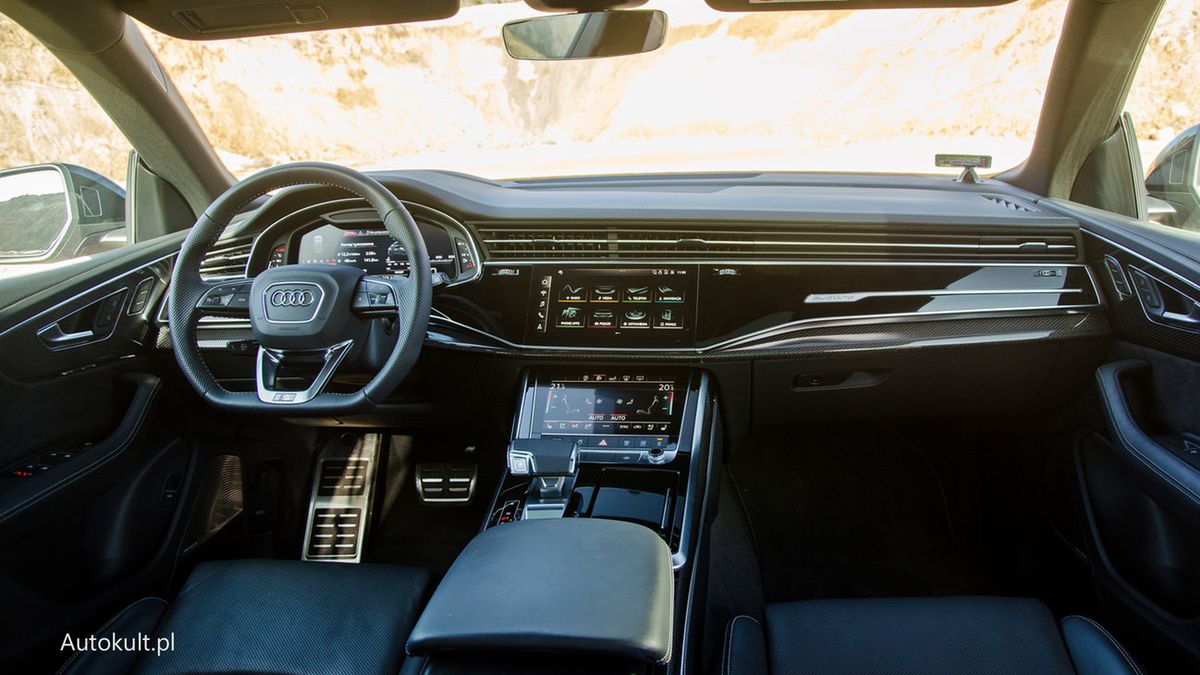 Współczesne kokpity składają się głównie z dotykowych ekranów.