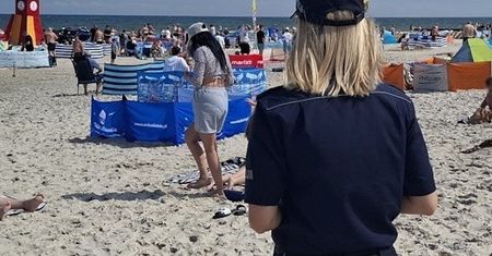 Poruszenie na plaży w Łebie. Matka 7-latka wszczęła alarm