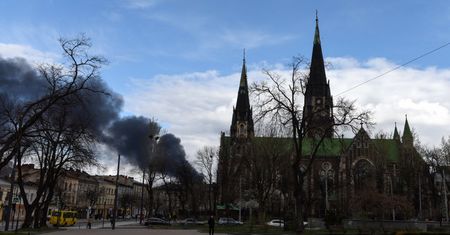 Rosjanie zaatakowali Lwów. "Pięć mocnych uderzeń". Są ofiary śmiertelne