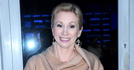 Ewa Gawryluk pokazała zdjęcie 20-letniej córki z krzyżem. Fani: "Coś czuję, że to ma PRZEŚMIEWAĆ WIARĘ" (FOTO)