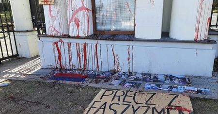 Protest pod ambasadą Rosji. Zatrzymano dwie osoby