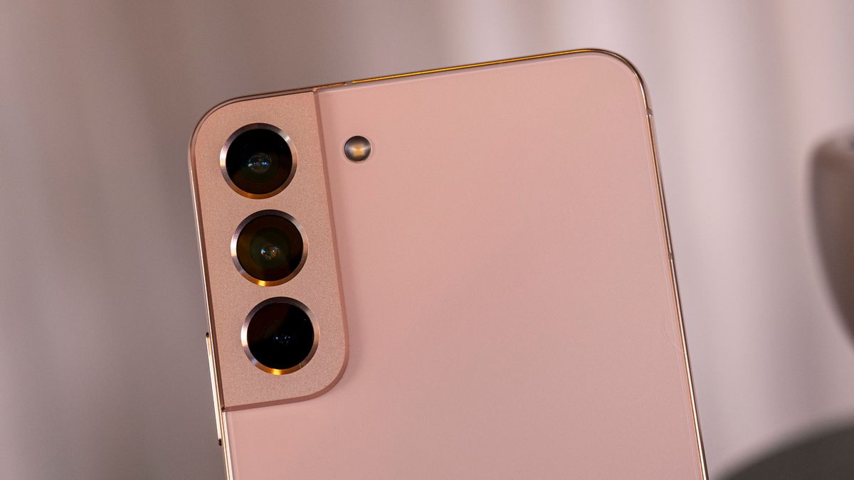 A Samsung Galaxy S22 5G smartphone ahead of the Samsung Unpacked event in San Francisco, California, U.S., on Tuesday, Feb. 1, 2022. Samsung Electronics Co. announced three new smartphones and three new tablets on Wednesday, upgrading its hardware lineup with new screen sizes, better cameras and more storage to better compete with Apple Inc. Photographer: David Paul Morris/Bloomberg via Getty Images