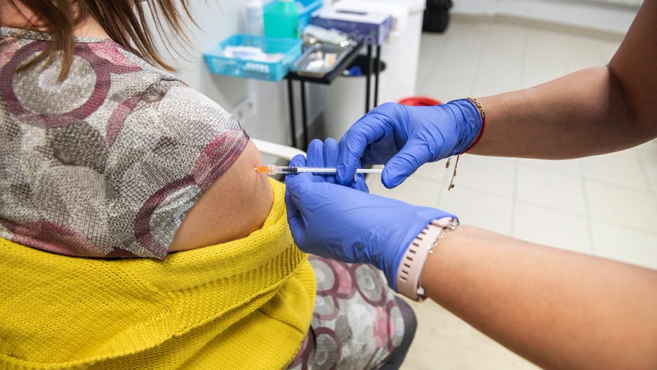 Koronawirus. Brytyjczycy niebawem z odpornością zbiorową. Kwestia dni