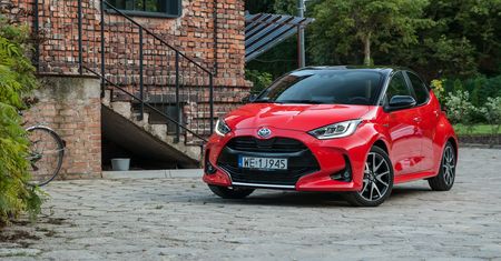 Test: Toyota Yaris 1.5 Hybrid Dynamic Force 116 KM - jest droga, ale warta swojej ceny